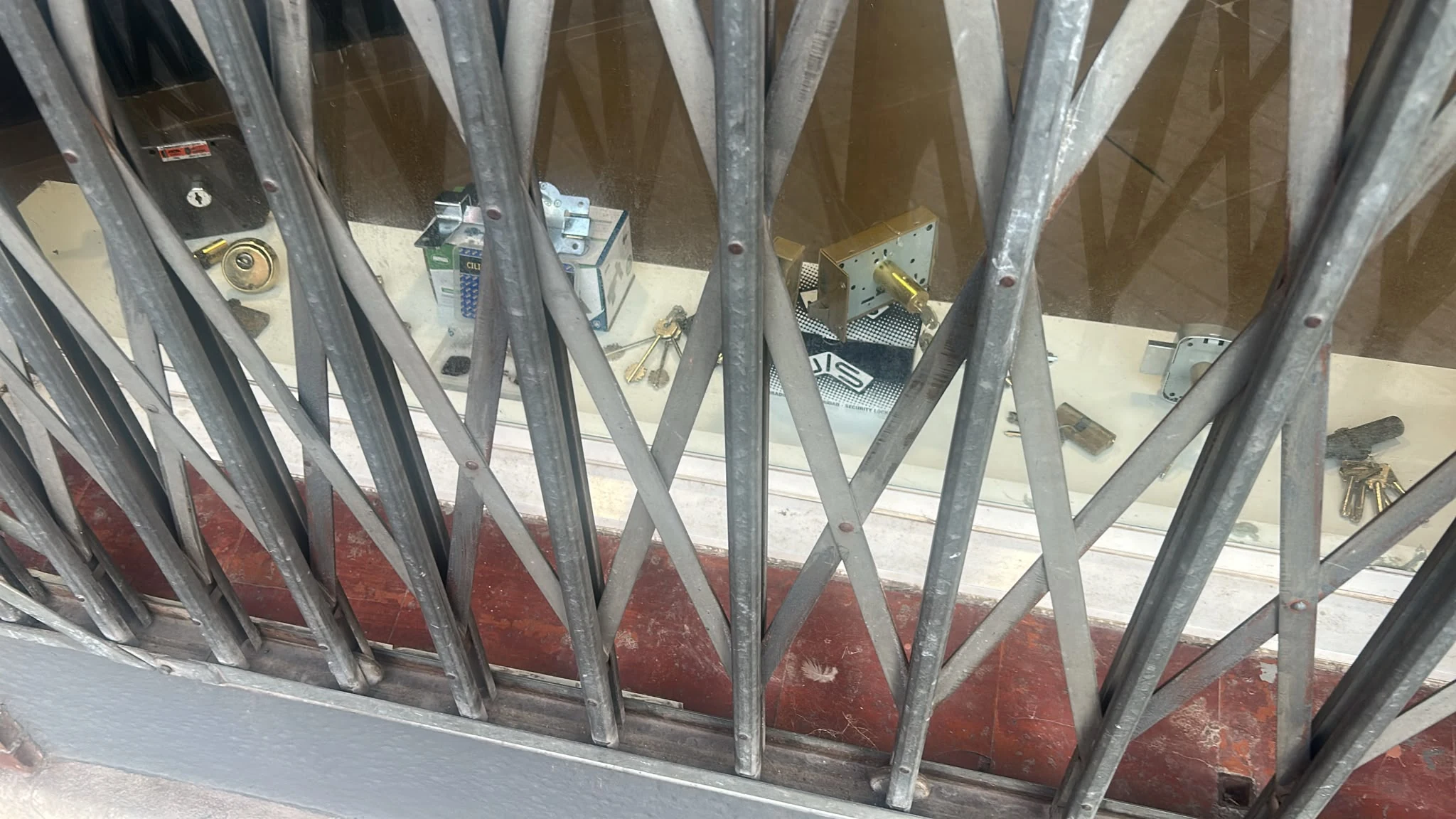 Cierre ballesta de seguridad en FORTEX Mataró