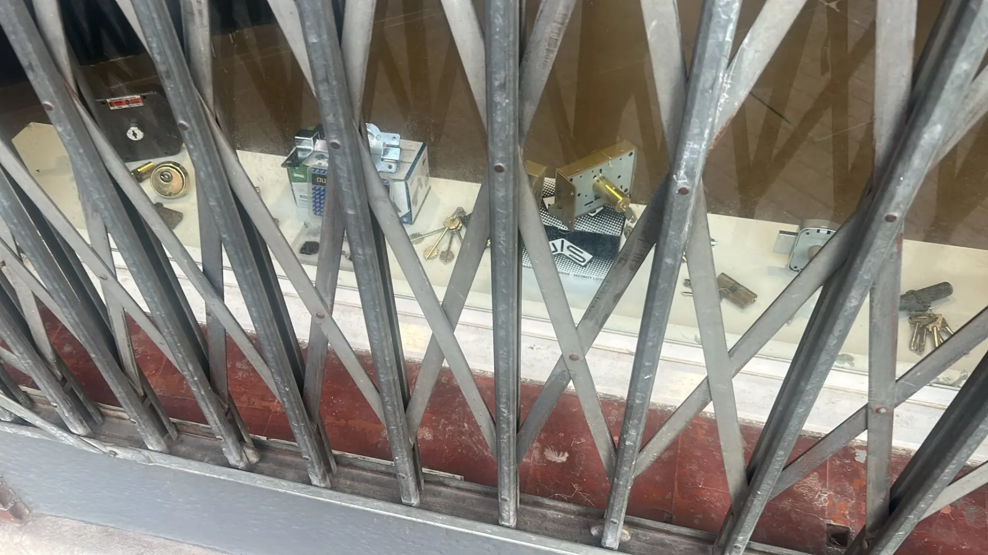 Cierre ballesta de seguridad en FORTEX Mataró