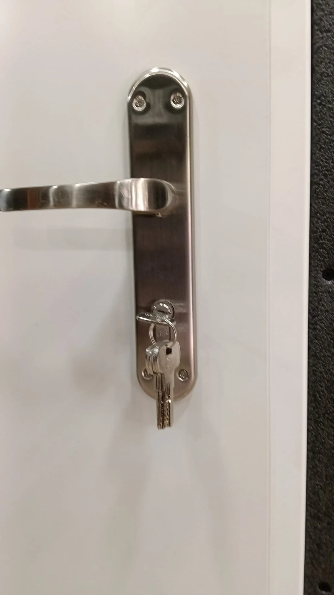 Cerradura de sobreponer y seguridad